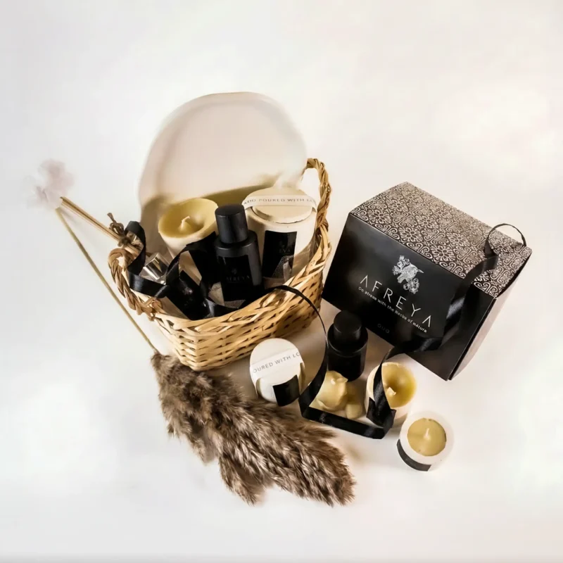 Oud-Wood-Gift-Basket-1.webp